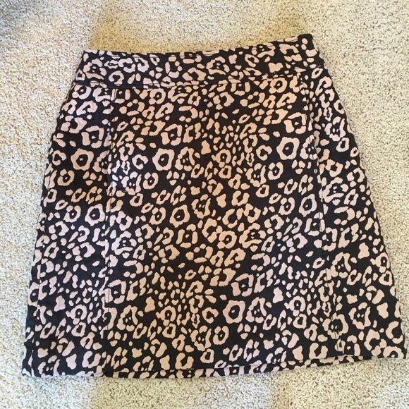LOFT Dresses & Skirts - LOFT Cheetah Print Skirt- Petite